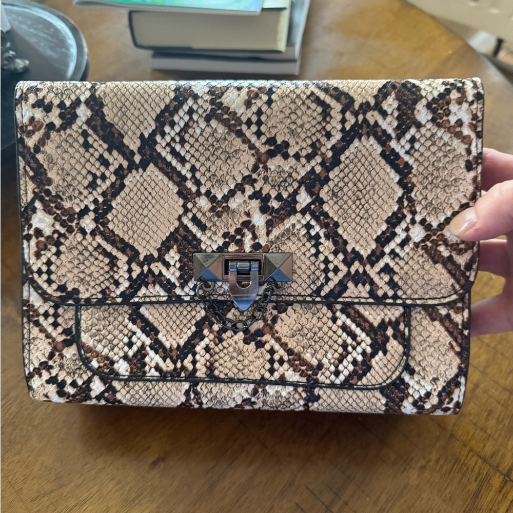 Snakeskin Pattern Chain Shoulder Bag - Picture 2 of 2